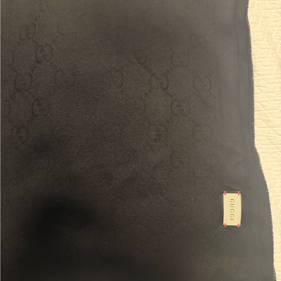 Gucci Black Monogram Scarf - Picture 3 of 6